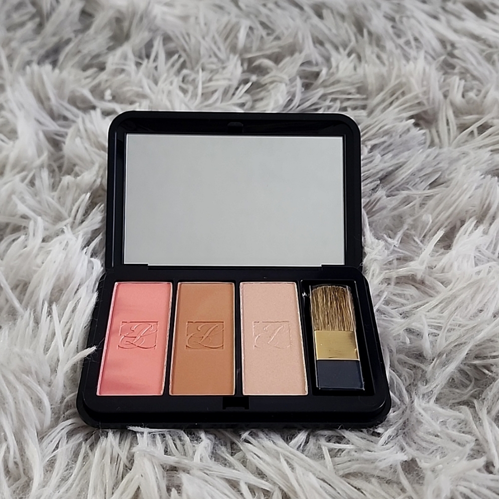 🆕️💋Estēe Lauder 3 in 1 multi palette